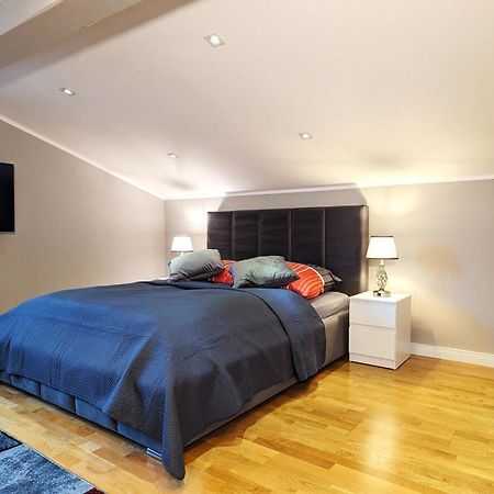 3 Rooms - Zimmervermietung Naehe Flughafen Ber - Gratis Wlan, Parken & Netflix Berlim Exterior foto