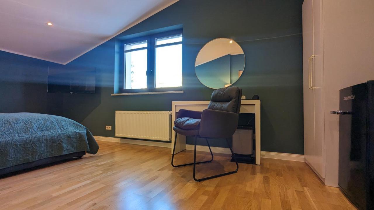 3 Rooms - Zimmervermietung Naehe Flughafen Ber - Gratis Wlan, Parken & Netflix Berlim Exterior foto