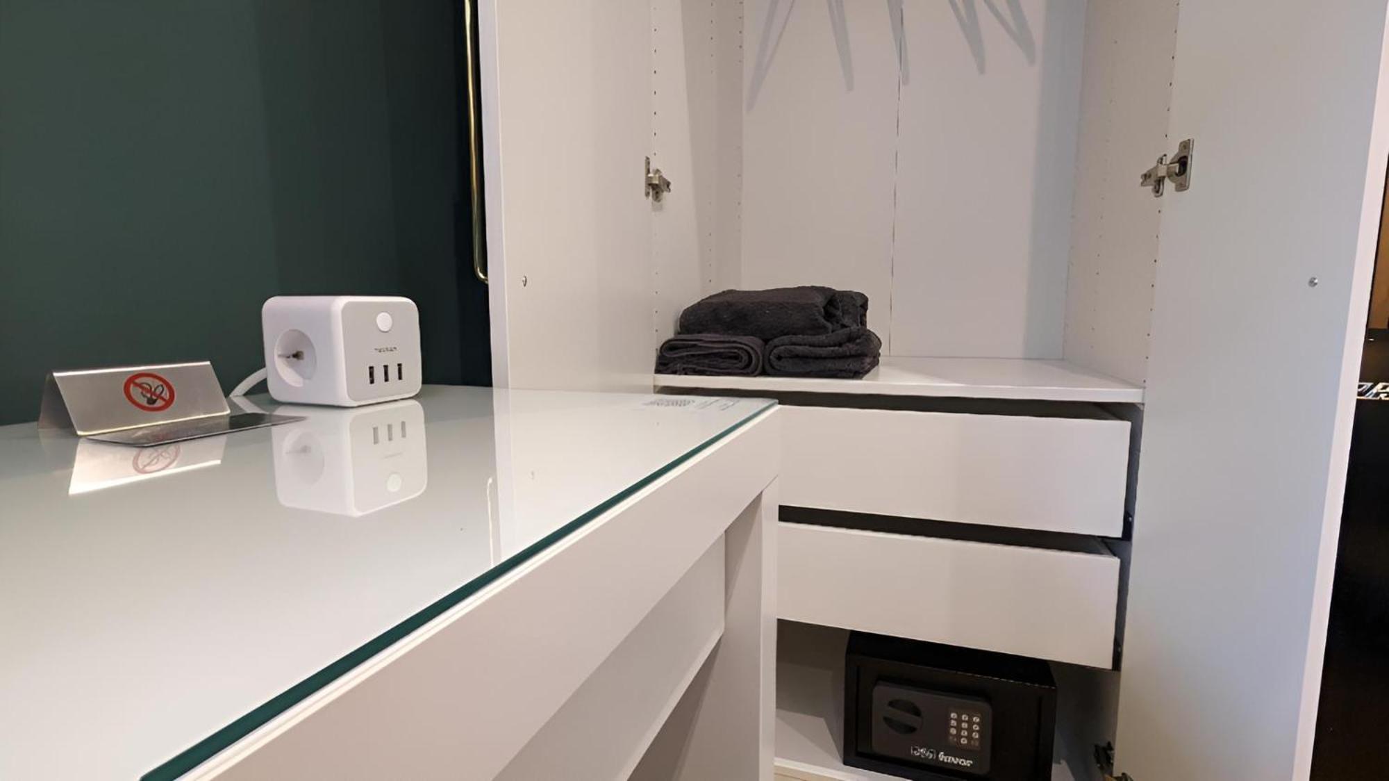 3 Rooms - Zimmervermietung Naehe Flughafen Ber - Gratis Wlan, Parken & Netflix Berlim Exterior foto