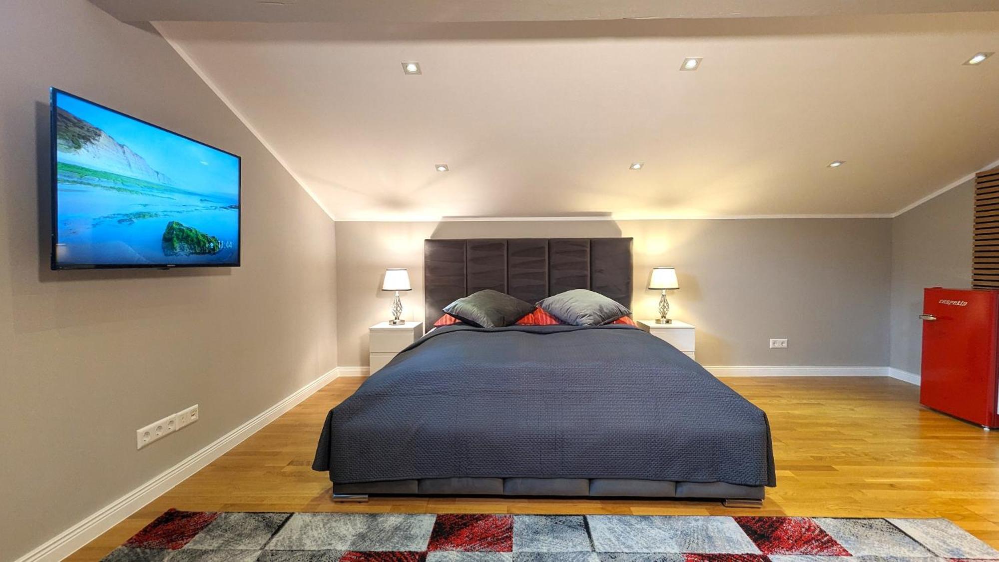 3 Rooms - Zimmervermietung Naehe Flughafen Ber - Gratis Wlan, Parken & Netflix Berlim Quarto foto